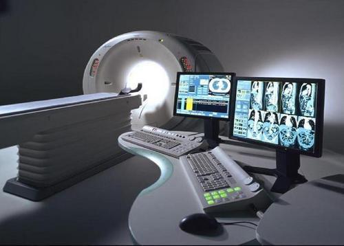 У Чернівцях  презентували новий комп’ютерний томограф  за 7 мільйонів, подарований фондом Ріната Ахметова «Розвиток України» 