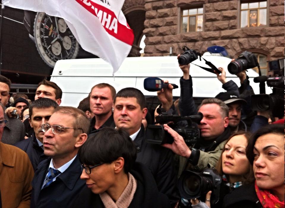 Партія регіонів боїться виборів як в Києві, так і в Чернівцях, - нардеп Бурбак (+відео)