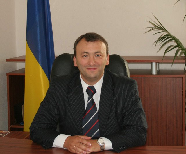 Затримали дипломата родом з Буковини, який летів у Брюссель говорити про Україну