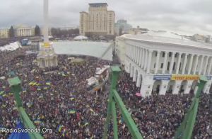 Буковинська «Батьківщина» закликає земляків до активної участі в Майдані, бо Янукович здав Україну Росії