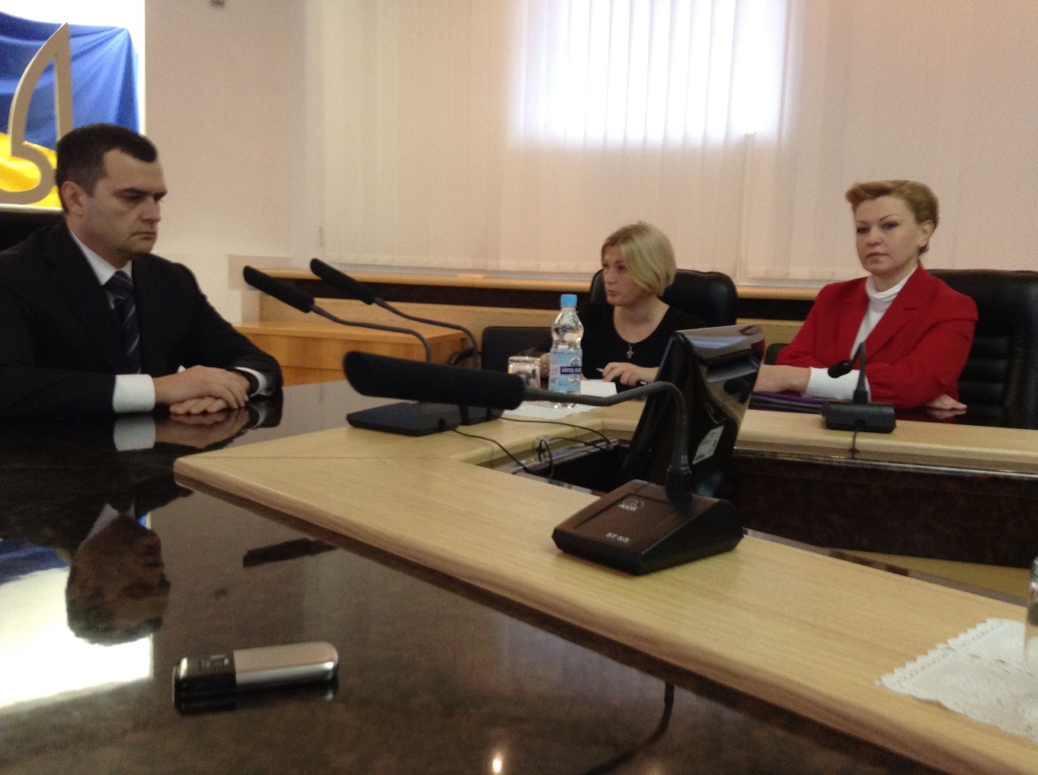 Буковинки Матіос і Продан прийшли на День міліції до міністра Захарченка і закликали подати у відставку