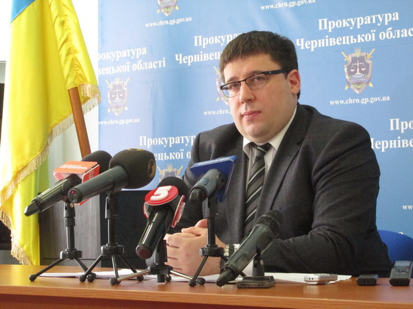 Прокурор Чернівецької області відмовився коментувати закони, які обмежують права і свободи українців 