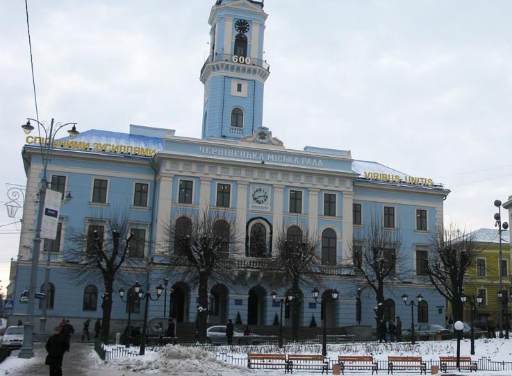 У ратуші приймають пропозиції до люстрації чиновників: Малишевську та Сірмана вже офіційно звільнили