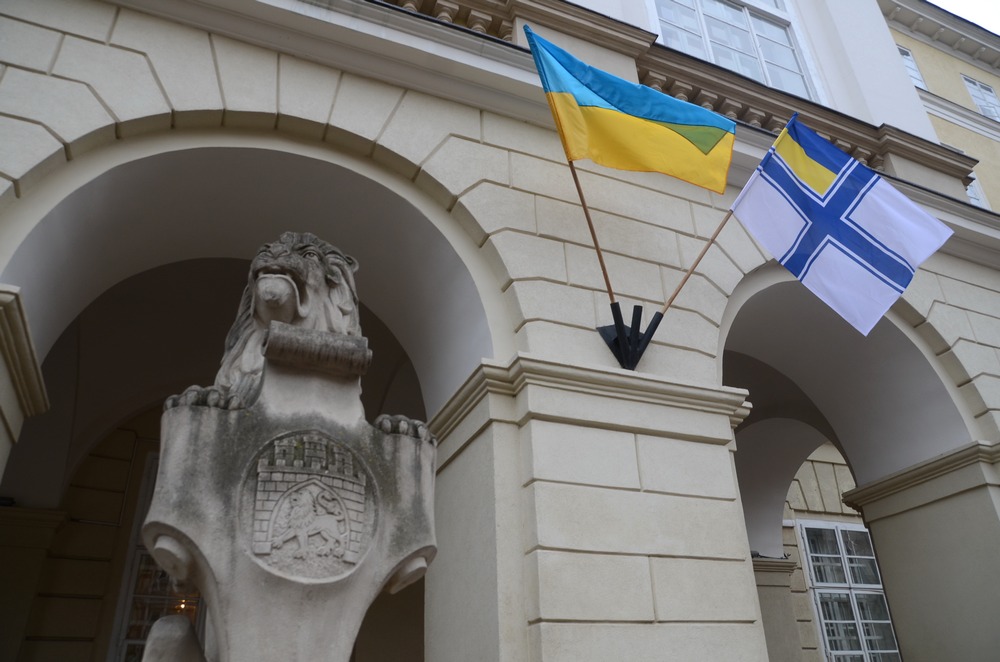 Над Чернівцями піднімуть військово-морський прапор України