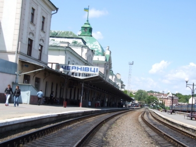 Авіасполучення з Києвом вже немає, а залізниці Чернівці-Київ в обхід Молдови не буде