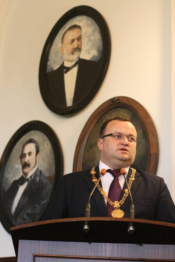 Чернівецький міський голова обіграв опонентів в кадровій шаховій партії 