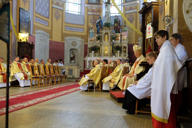 Гість з Ватикану у Чернівцях молився за мир в Україні та жертв катастрофи