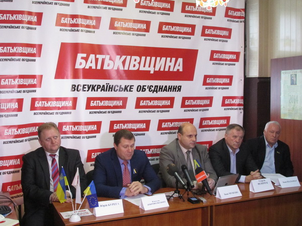 На Буковині деякі кандидати в депутати намагаються купувати голоси виборців, - джерело