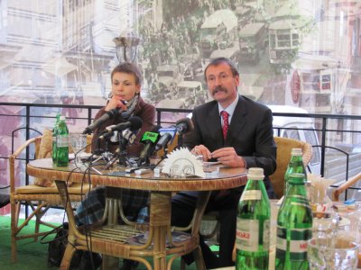 Губернатор Буковини кинув виклик Арсенію Яценюку 
