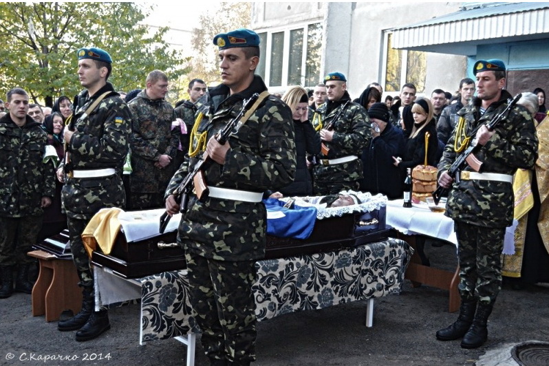 У Чернівцях сьогодні поховали ще одного військового, який загинув у зоні АТО