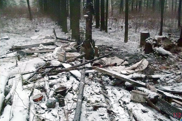 В лісовому масиві біля Яремче виявлено 5 тіл чернівчан з вогнепальними пораненнями – трьох малолітніх дітей, чоловіка та жінку 