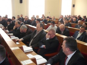 Депутати Чернівецької облради планують висловити недовіру Папієву