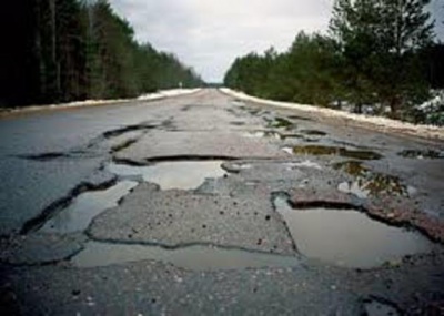Яценюк погодив виділення грошей на ремонт буковинських доріг 