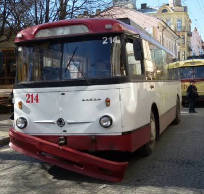 Тролейбус, який відремонтував мер Чернівців, зламався