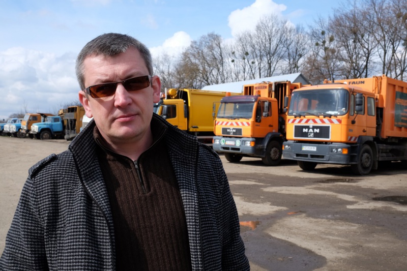 Керівника 'Чернівціспецкомунтрансу' можуть звільнити, бо він віддав чернівецьке сміття київській фірмі не порадившись з мером