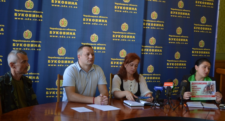 Буковинські волонтери поскаржилися Порошенку, що СБУ  розслідує їхню діяльність (+коментар СБУ)