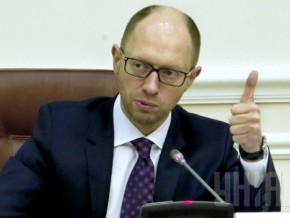 Яценюк анонсував звільнення керівництва митниці