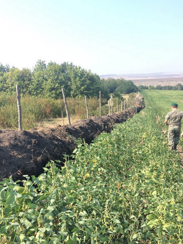 На Буковині виявлено незаконний трубопровід для перекачки спирту  з Молдови в Україну