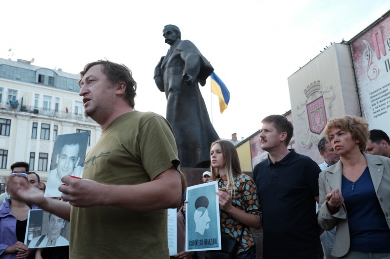 Журналісти Чернівців хочуть, щоб чиновники щодня ходили вулицею імені вбитого владою Георгія Ґонґадзе (ВІДЕО) 