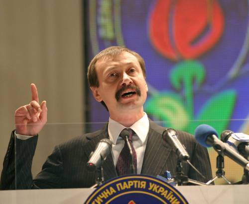 До керівників Тернопільської та Івано-Франківської ОДА, які проситимуть Януковича ветувати 'язык', приєднався губернатор Хмельниччини. Чернівецький досі мовчить