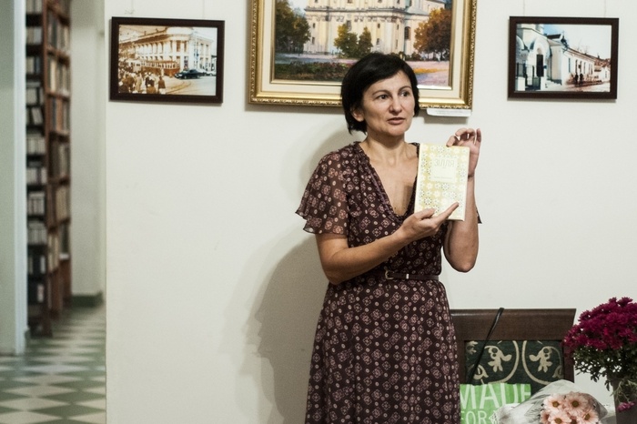 Журналістка презентувала у Чернівцях роман, початок якого їй наснився (+ВІДЕО)