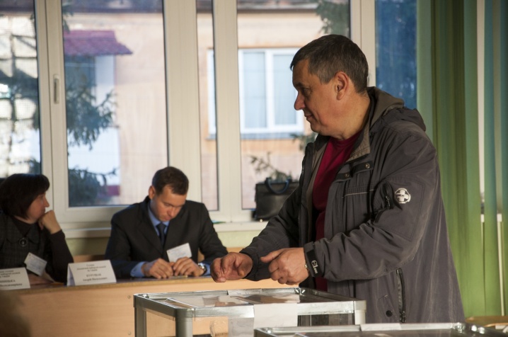 У другому турі Каспрук набрав на 7 тисяч голосів більше, ніж на виборах 25 жовтня, а Михайлішин  втратив 300 голосів 