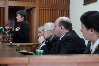 Більшість депутатів Чернівецької обласної ради довіряють Яценюку