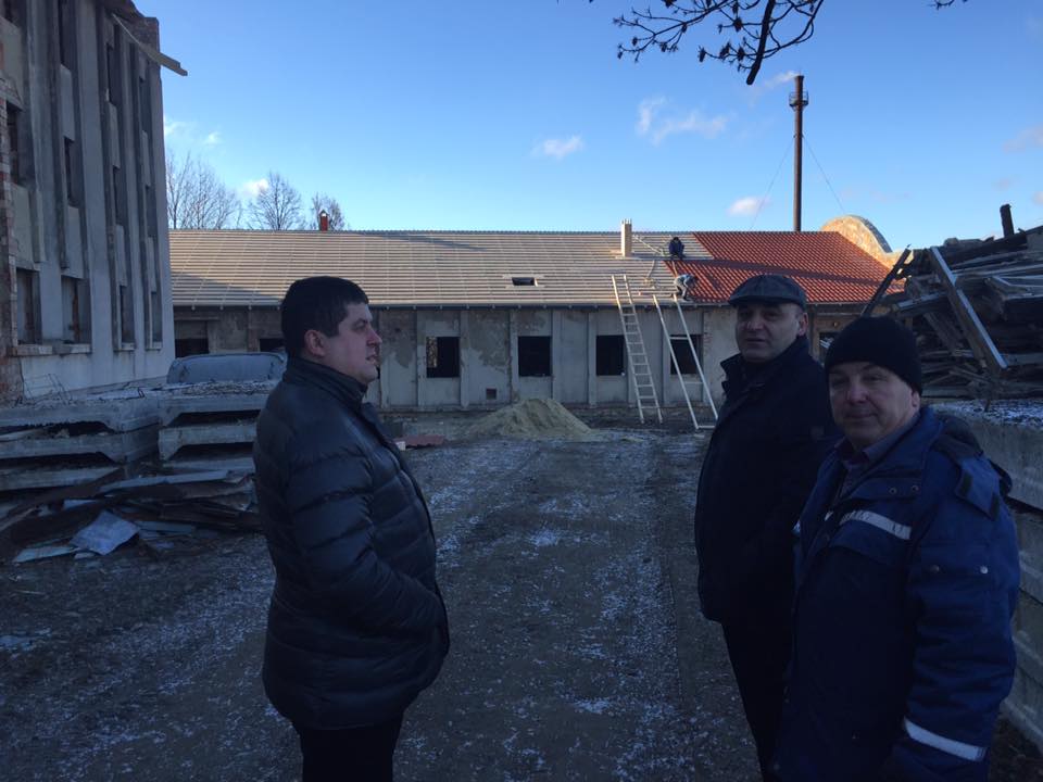 Бурбак навів приклад, як уряд виділив 3 млн грн на довгобуд  у селі Колінківці Хотинського району 