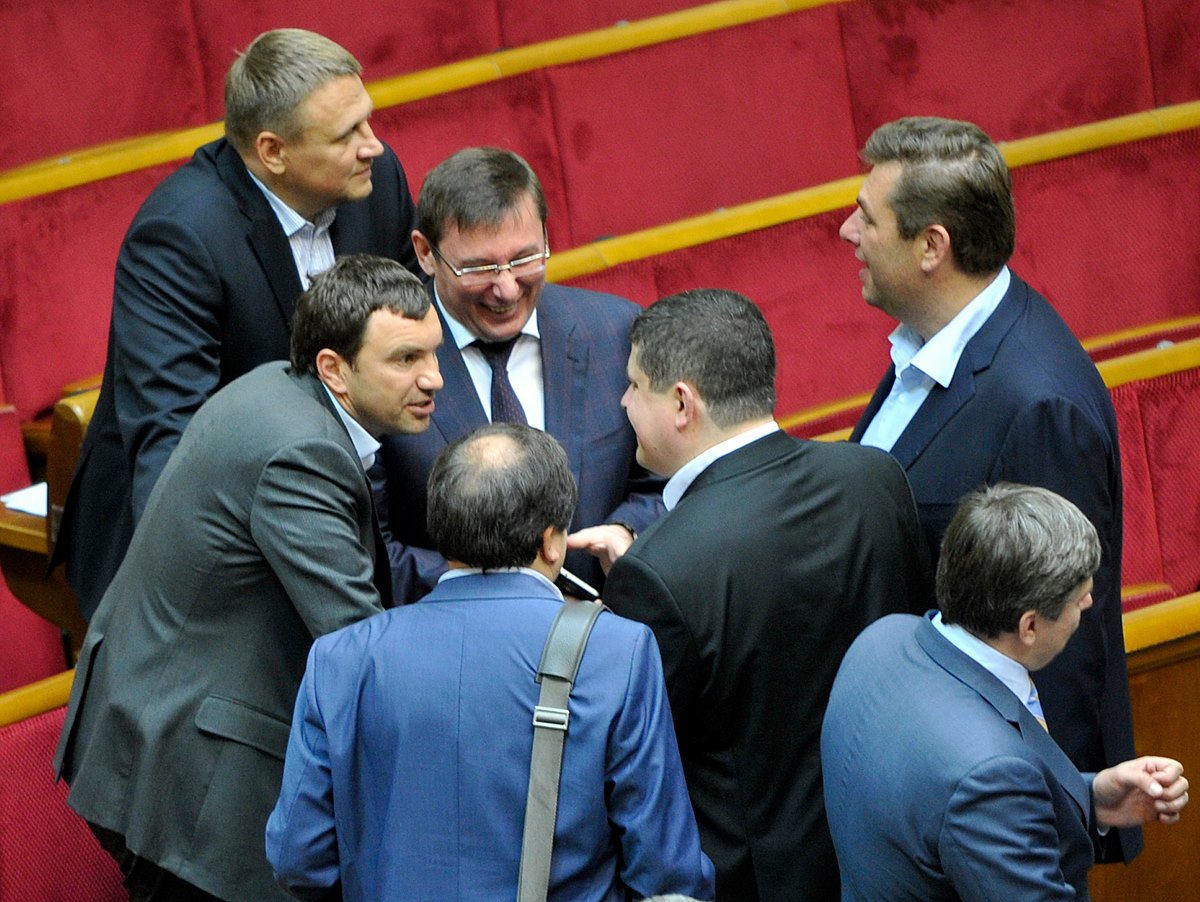 Порошенко подякував  Верховній Раді за те, що депутати призначили важковаговика Луценка Генпрокурором