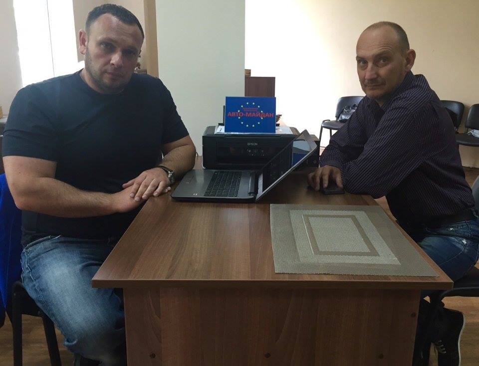 Лідери  'Авто-майданів'  на Буковині і Прикарпатті зустрілися у Чернівцях і домовилися про співпрацю 