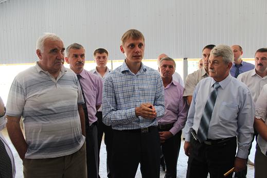 Сокирянські чиновники побували на підприємствах, якими керує Артем Семенюк - син їхнього чернівецького боса