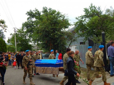 Двоє загиблих бійців АТО з села на Буковині були сусідами