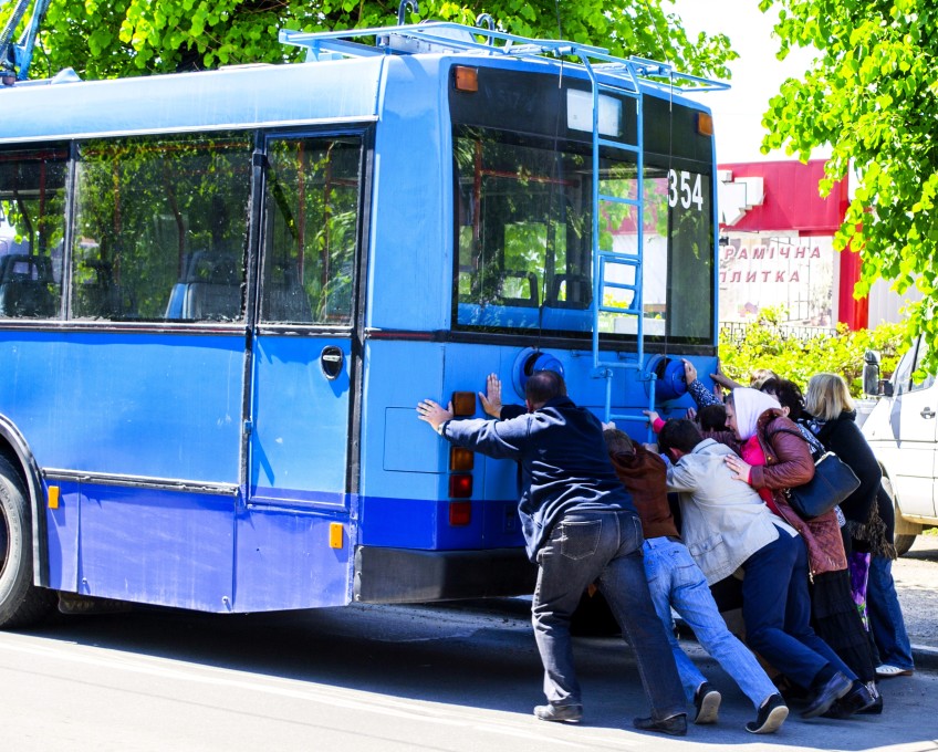 Наталія Фрунзе та Олександр Ковтун заблокували підвищення плати за проїзд у тролейбусах 