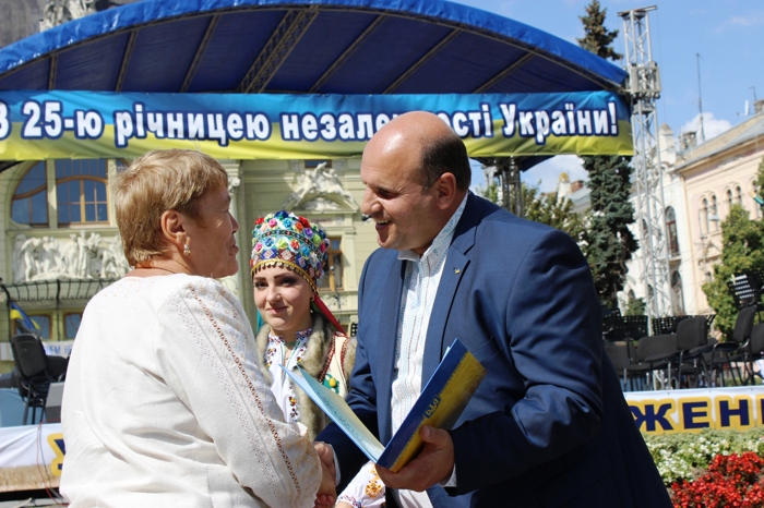 Голова Чернівецької обласної ради: Сьогодні ми низько вклоняємося оборонцям рідної землі 