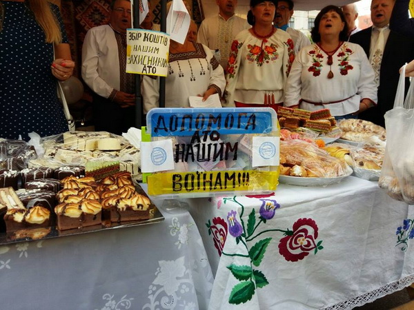 Чернівецькі волонтери відправили допомогу бійцям АТО з коштів, зібраних на День міста