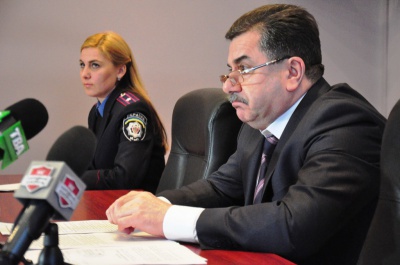Головний поліцейський Буковини задекларував 2 квартири у Донецьку і 220 тисяч доларів