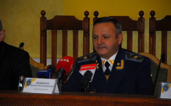 Прокурор Чернівецької області носить дорогий годинник Baume & Mercier