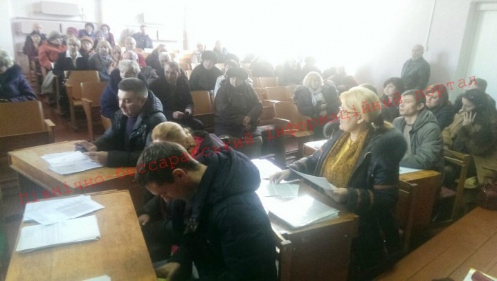 Депутати висловили недовіру меру Новодністровська