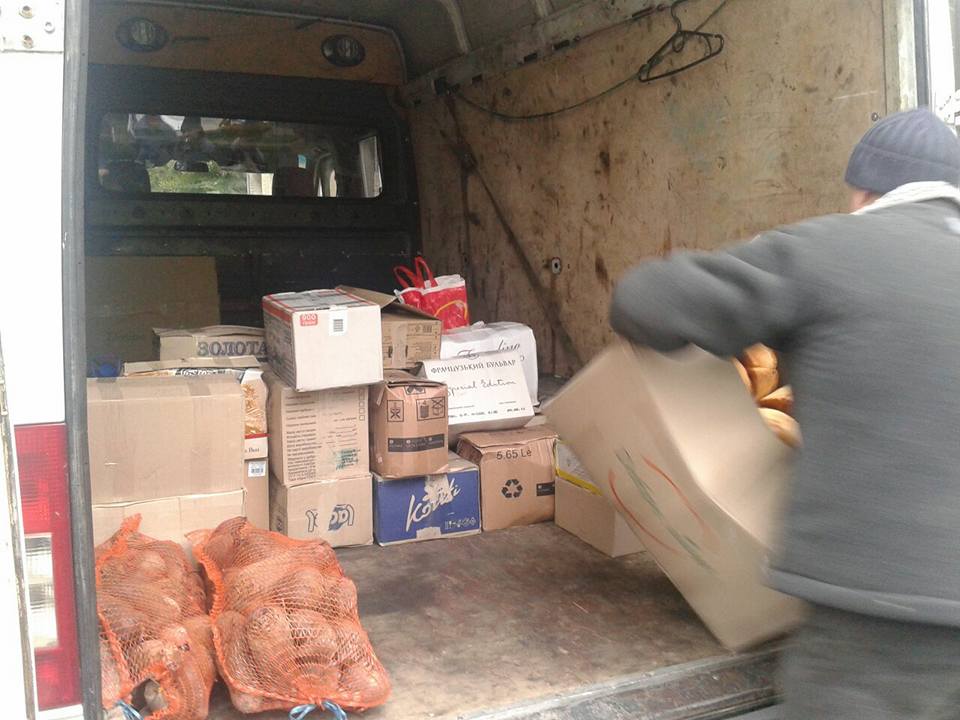 Буковинські волонтери відправили допомогу бійцям АТО