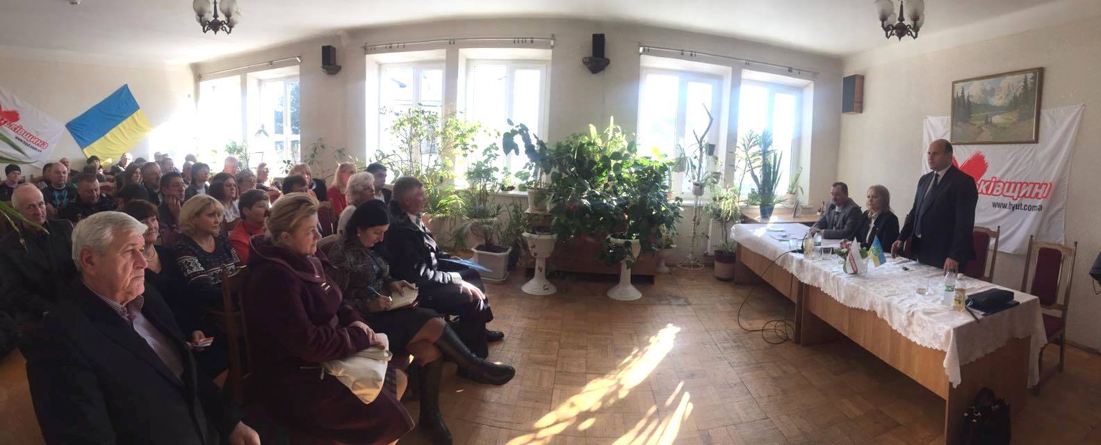 Голова Чернівецької обласної ради під час обідньої перерви  висунув Катерину Гуцуляк на посаду міського голови Сторожинецької ОТГ