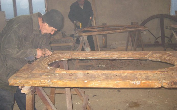 Чернівчани співфінансують реставраційні роботи брам, дверей та фасадів будинків