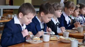 На харчування учнів чернівецьких шкіл витратять понад двадцять мільйонів бюджетних коштів 