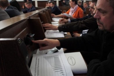 В Чернівцях депутати заборонили нараховувати премії керівникам збиткових комунальних підприємств 