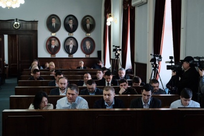 Чернівецька міськрада просить СБУ і прокуратуру перевірити інформацію про зговір депутатів та перевізників