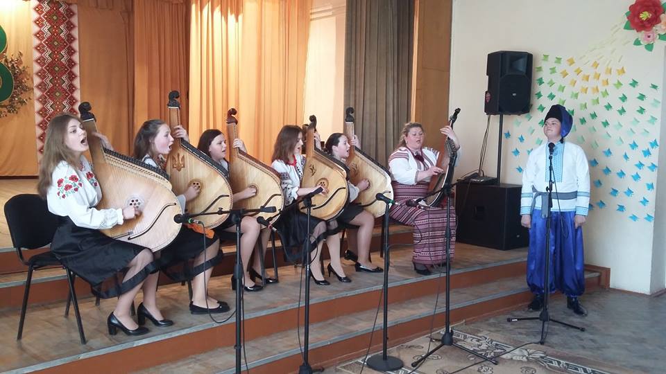 Чернівецькі «батьківщинівці» допомогли з організацією звітного концерту місцевим аматорам