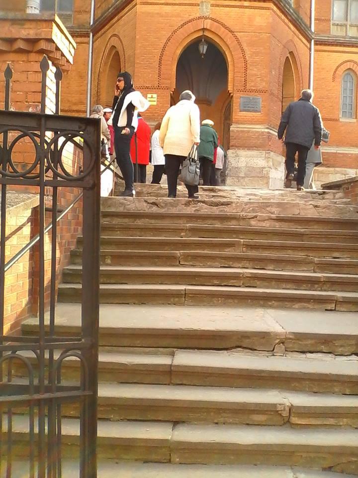 У Чернівцях інваліди не можуть безперешкодно потрапити до Вірменської церкви, а в Києві — до Миколаївського собору