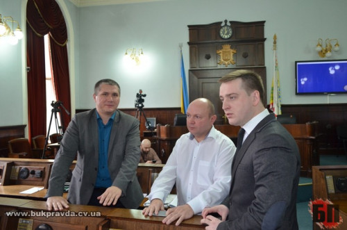 У Чернівцях депутати посперечалися через позицію митрополита УПЦ КП Данила щодо встановлення Хреста Пієти