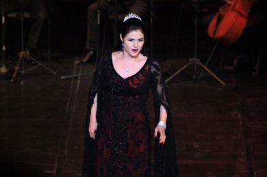 До Чернівців завітали артисти Будапештського театру оперети з нагоди 100-ліття «Королеви чардашу» (ФОТО)