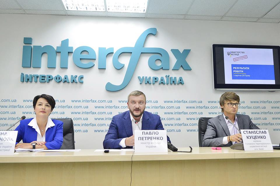 Відсіч Газпрому, протидія рейдерству, шлюб за добу, - міністр-'фронтовик' з Чернівців відзвітував  