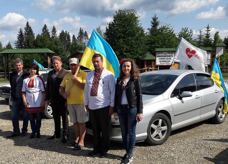 На Буковині «батьківщинівці» присвятили Дню незалежності автопробіг
